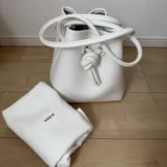 【極美品】ヴァジック ボンド ミニ スタッズ トゥモローランド レザー ホワイト 極美品】ヴァジック ボンド ミニ スタッズ トゥモローランド