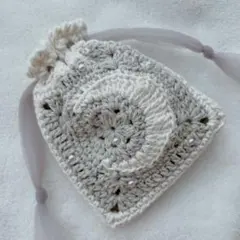 ハンドメイド　グラニースクエア　かぎ編み巾着　月モチーフ　花モチーフ