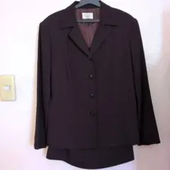 美品 ジャケットとスカートのスーツ