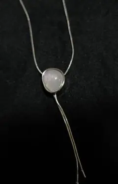 シルバー ロングネックレス オパール風