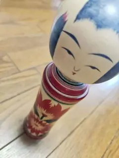 伝統的な日本のこけし
