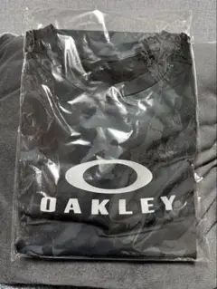 オークリーTシャツ