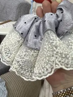ドット柄レース装飾フリルシュシュ
