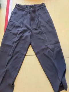 ATTACHMENT スラックス パンツ カーキグレー サイズ2のサムネイル