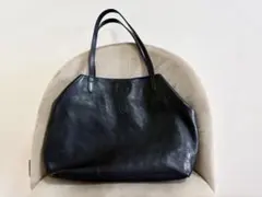 【美品】定価14.6万 フェリージ 15/50/LD オールレザートート 黒のサムネイル