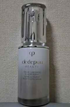 clé de peau BEAUTÉ セラムコンサントレエクレルシサンn(本体)