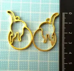 新品未使用 レジン枠チャーム 猫/おしり猫/レジンクラフト素材