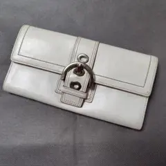 COACH 長財布 ホワイト レザー バックルデザインのサムネイル