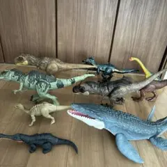 ギガノトサウルス、ティラノサウルス等、ジュラシックワールド　9体まとめ売り