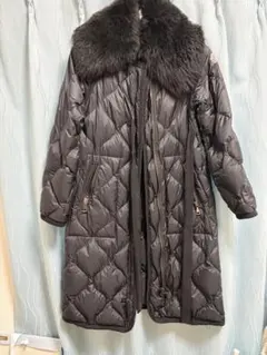 Moncler ブラックダウンジャケット ファー付きのサムネイル