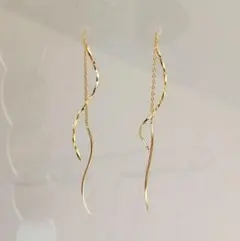 新品☆K18(18金)S字ウェーブアメリカンピアス