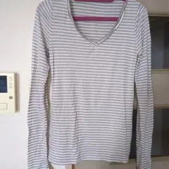 袖長め／グレーラメボーダーTシャツ