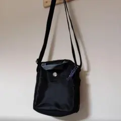 アディダスミニショルダー