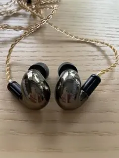 SHURE SE846 高遮音性イヤホン 本体➕コード➕ケースのサムネイル