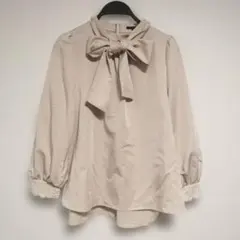 TO BE CHIC★size40 ピンクベージュリボン取外し可能ブラウス