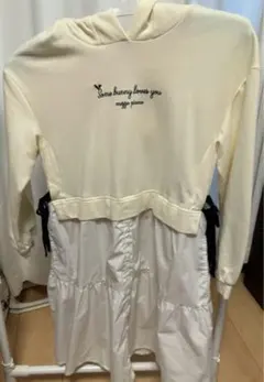極美品　mezzo piano フード付きワンピース M サイズ150