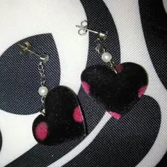 ドット柄ハートピアス