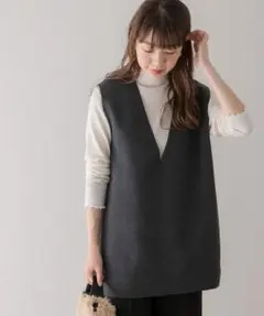 【値下げしました】アーバンリサーチ　ダークグレー黒　 Vネックノースリーブベスト