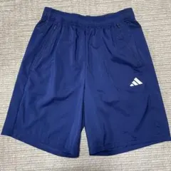 adidas ネイビー ハーフパンツ
