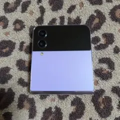 Galaxy Z Flip4 本体 docomo　美品のサムネイル