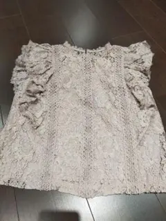 【GRL】袖フリルレーストップスピンクベージュ