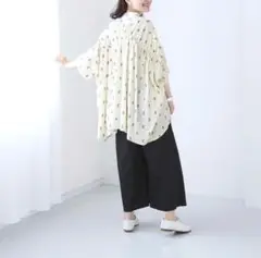 ナチュラン かすれ風ふんわりドット　後ろギャザーシャツ COLORK カラック
