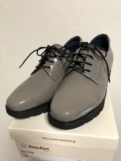 BeauFortプラットフォームレースアップシューズ/エナメルグレージュ23.5 BeauFortプラットフォームレースアップシューズ/エナメルグレージュ23.5