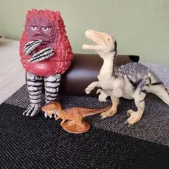 ピグモンと恐竜２体のフィギュアセット