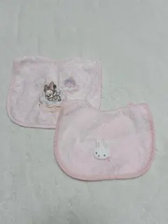 【未使用】　familiar 、ディズニー　刺繍入りスタイ　2枚セット