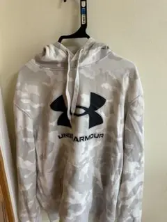 UNDER ARMOUR 迷彩柄 パーカー