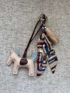 【新品】 馬 ポニー バッグチャーム キーホルダー ベージュ スカーフ付き