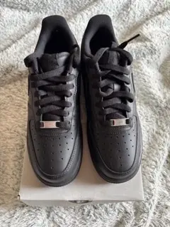 NIKE AIR FORCE1のサムネイル