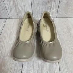 ラックラック空飛ぶパンプス 軽量 撥水 ベージュ 23.5cm