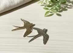 ツバメ ブローチ 2個セット ゴールド シルバー 鳥 北欧風