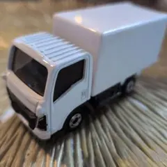 トミカ いすゞ エルフ ミニカーのサムネイル