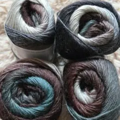 ウール100%　毛糸4玉　編み物　グラデーション　200g