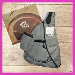 未使用品【KAYU】シェル型クラッチショルダーバッグロンハーマン 未使用品【KAYU】シェル型クラッチショルダーバッグロンハーマン