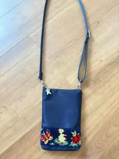 美品　学校フェイラー　スマホショルダー