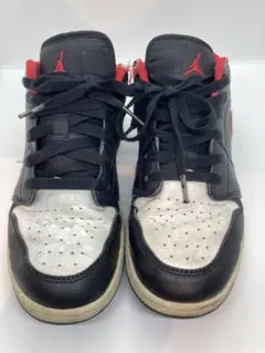 Nike Air Jordan キッズスニーカー 黒赤白　24.0
