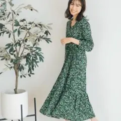 ユニクロ プリントVネック花柄ロングワンピース