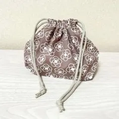 ハンドメイド　お弁当袋　弁当袋　巾着　ミニカメリア　ピンクベージュ　カメリア柄