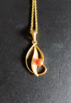 【即日発送・美品】ゴールドドロップ型ネックレス