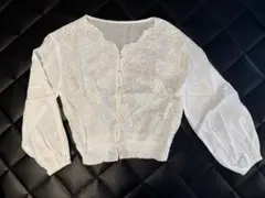 刺繍入りホワイトクロップシャツのサムネイル