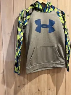 Under Armour kidsパーカー160サイズ