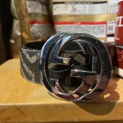 GUCCI ロゴバックル レザーベルト 90/36