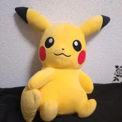ピカチュウ もふぐっと しっぽみてみて！ぬいぐるみ