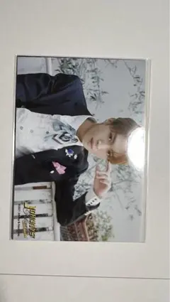 Item thumbnail for item 797cadba-df7c-4819-8403-d8ea2f3f746e