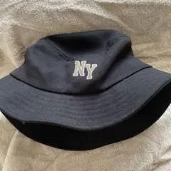 NYロゴ刺繍 バケットハット 黒 フリーサイズ　男女共用可能！