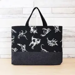 《在庫限り・特価》恐竜 ブラックデニム風 マチあり レッスンバッグ