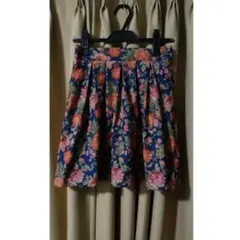 タグつき新品フラワープリントフレアトスカート花柄タックスカート